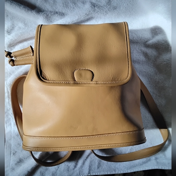 Coach Handbags - 💗🩷 Coach Authentic Womans Backpack - Very Nice Leather in great condition❤️💕